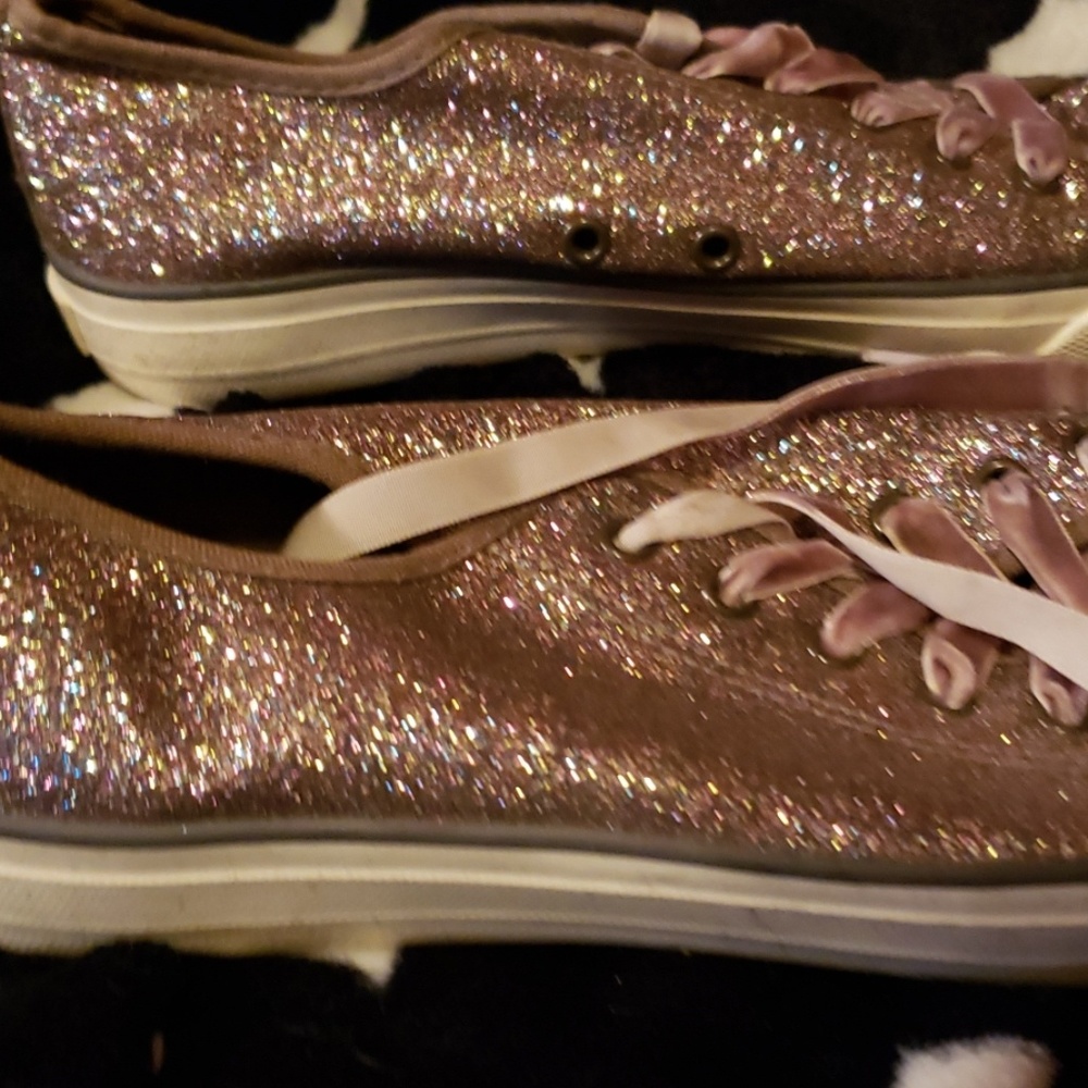 American eagle sneakers size 8